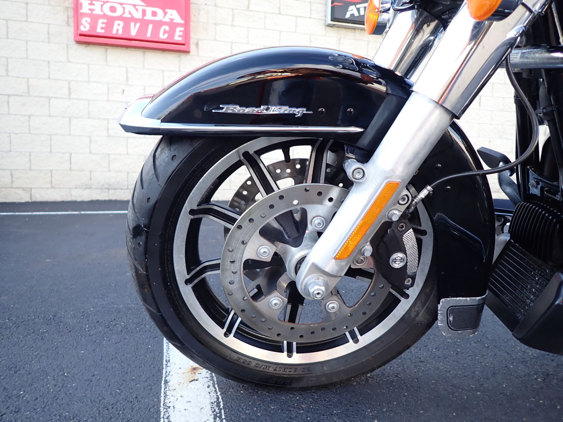 2019 Harley-Davidson Road King® in Massillon, Ohio - Photo 10