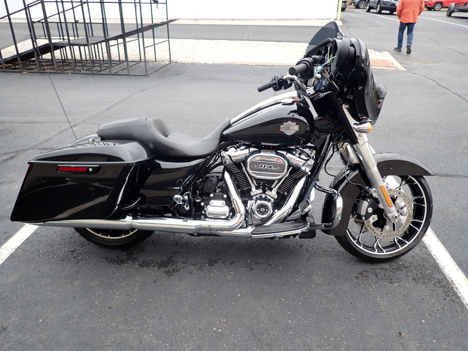 2022 Harley-Davidson Street Glide® Special in Massillon, Ohio - Photo 1