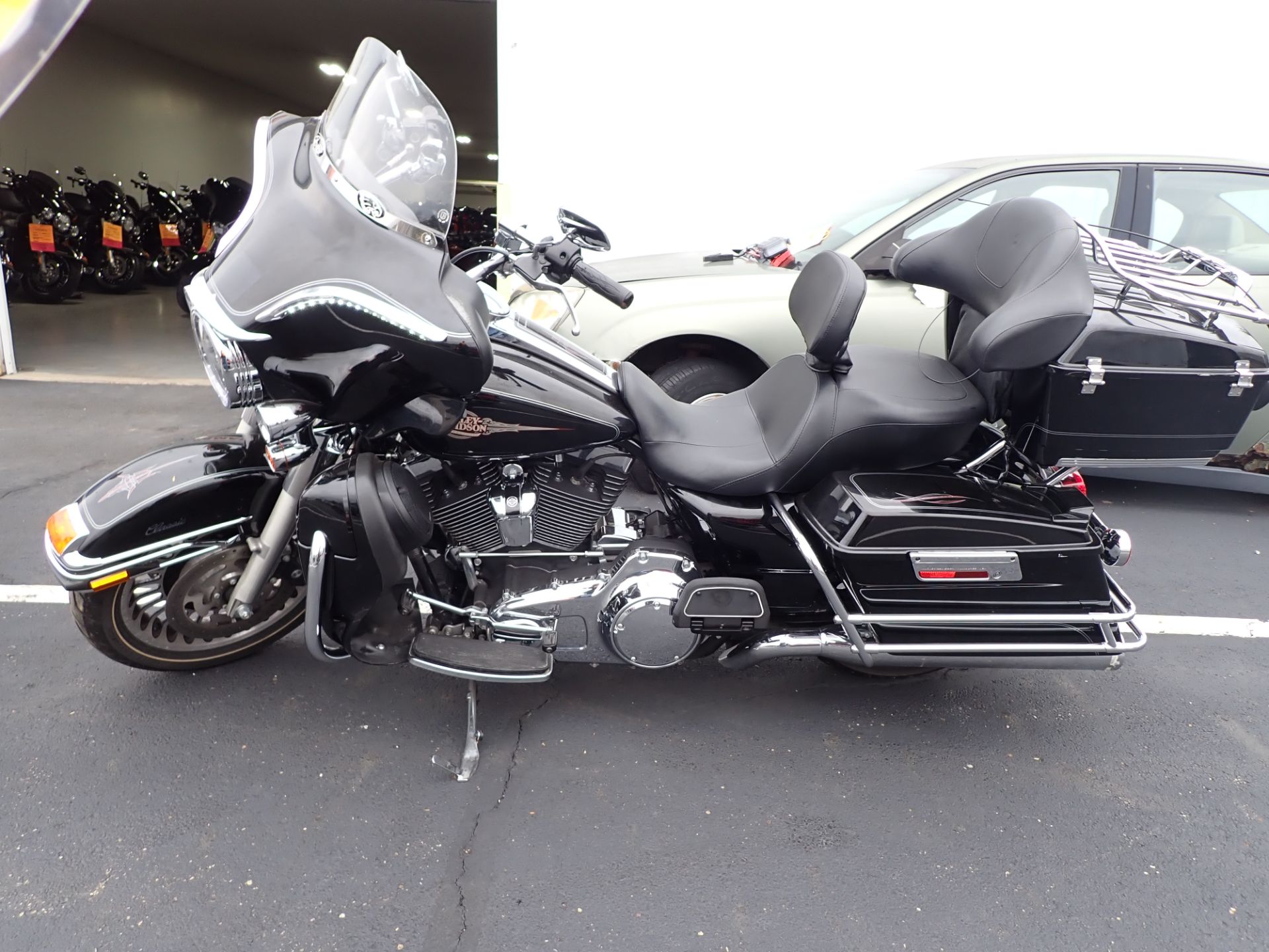 2010 Harley-Davidson Electra Glide® Classic in Massillon, Ohio - Photo 3