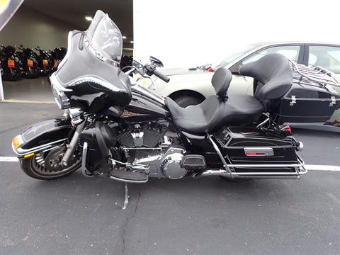 2010 Harley-Davidson Electra Glide® Classic in Massillon, Ohio - Photo 3