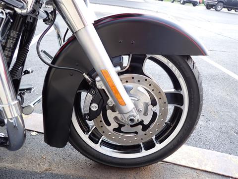 2011 Harley-Davidson Road Glide® Custom in Massillon, Ohio - Photo 2