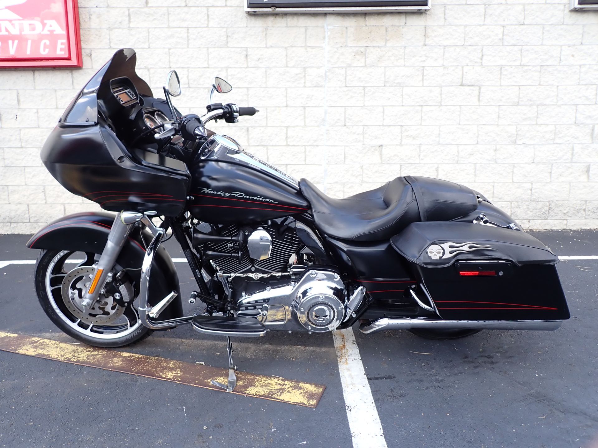 2011 Harley-Davidson Road Glide® Custom in Massillon, Ohio - Photo 7