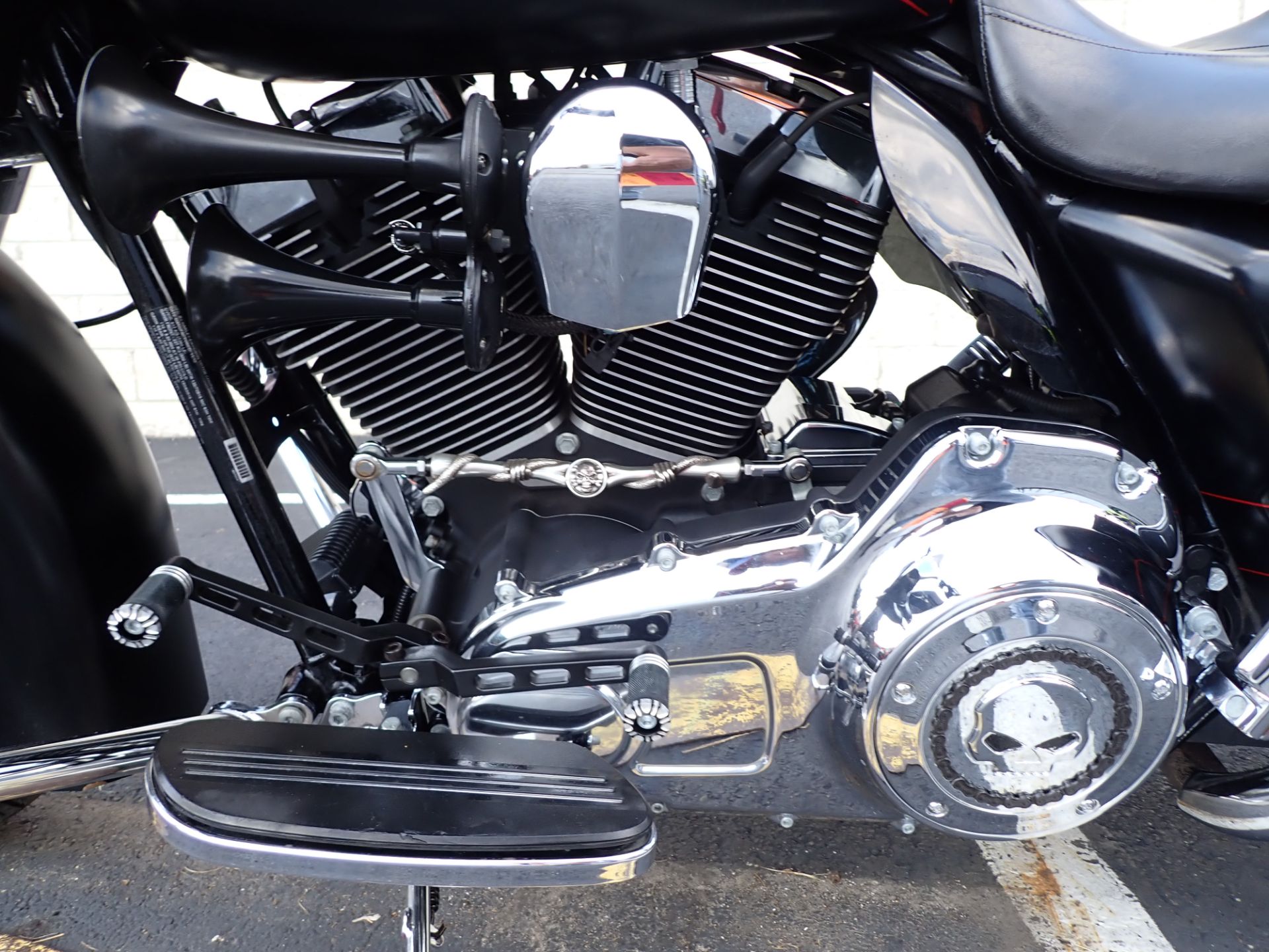 2011 Harley-Davidson Road Glide® Custom in Massillon, Ohio - Photo 9