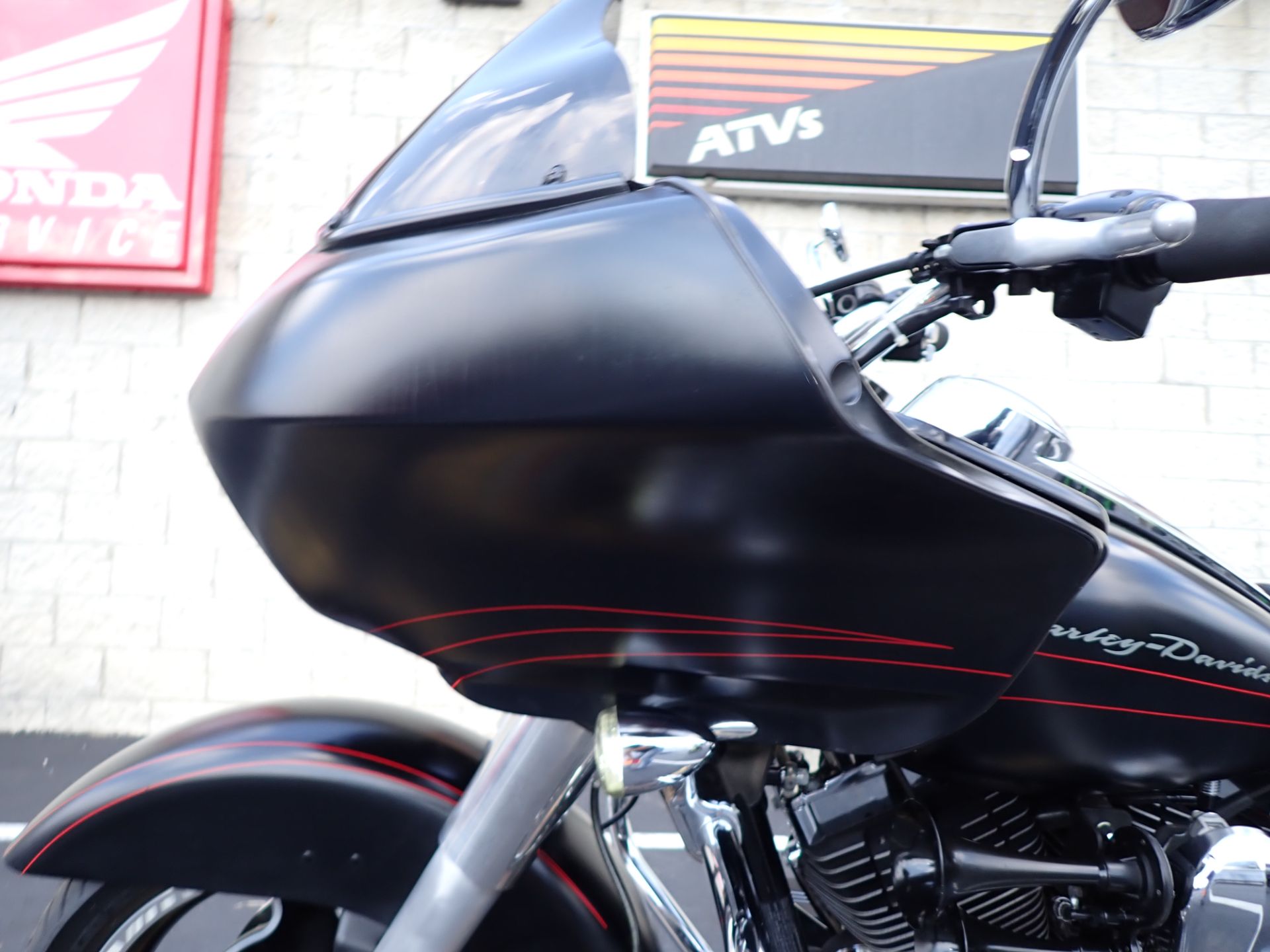 2011 Harley-Davidson Road Glide® Custom in Massillon, Ohio - Photo 11