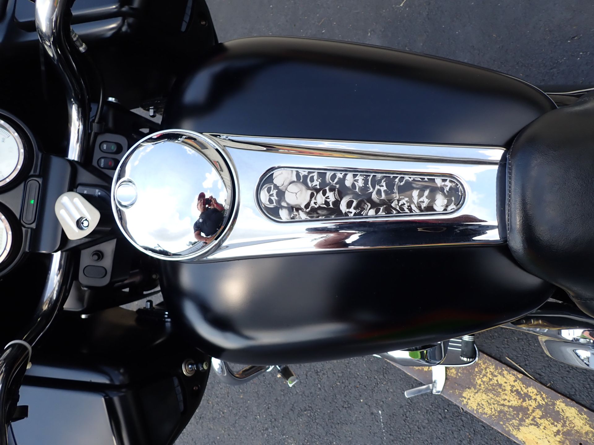 2011 Harley-Davidson Road Glide® Custom in Massillon, Ohio - Photo 17