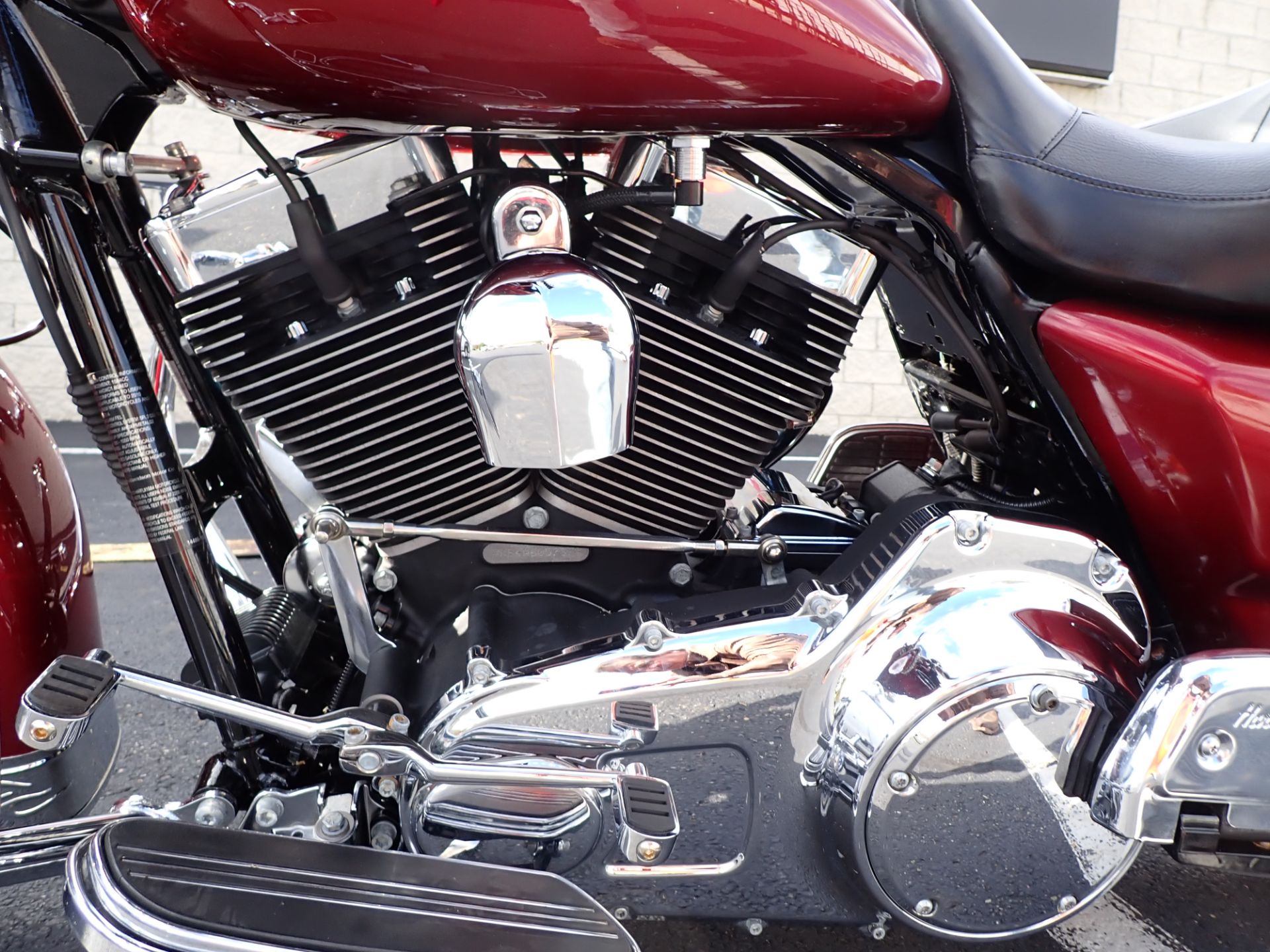 2010 Harley-Davidson Street Glide® in Massillon, Ohio - Photo 9