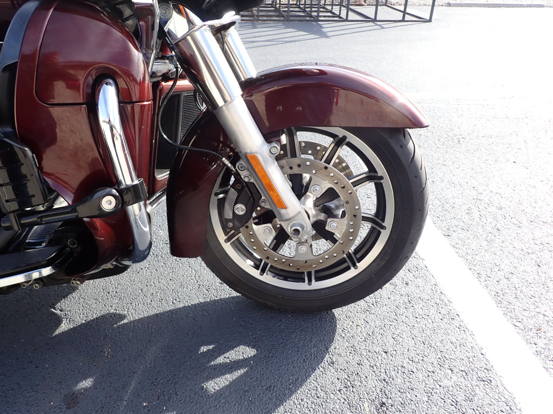 2019 Harley-Davidson Road Glide® Ultra in Massillon, Ohio - Photo 2