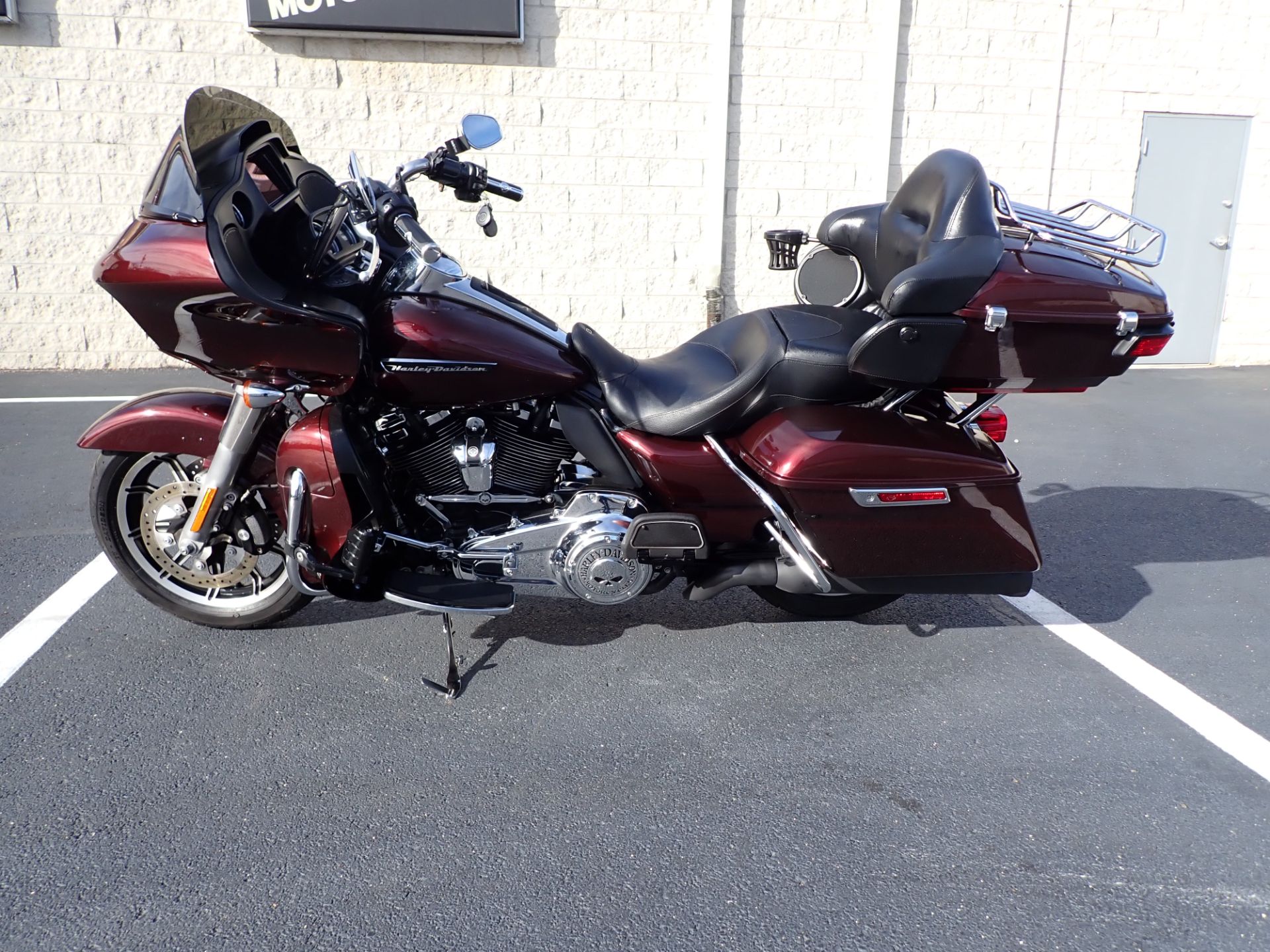 2019 Harley-Davidson Road Glide® Ultra in Massillon, Ohio - Photo 12