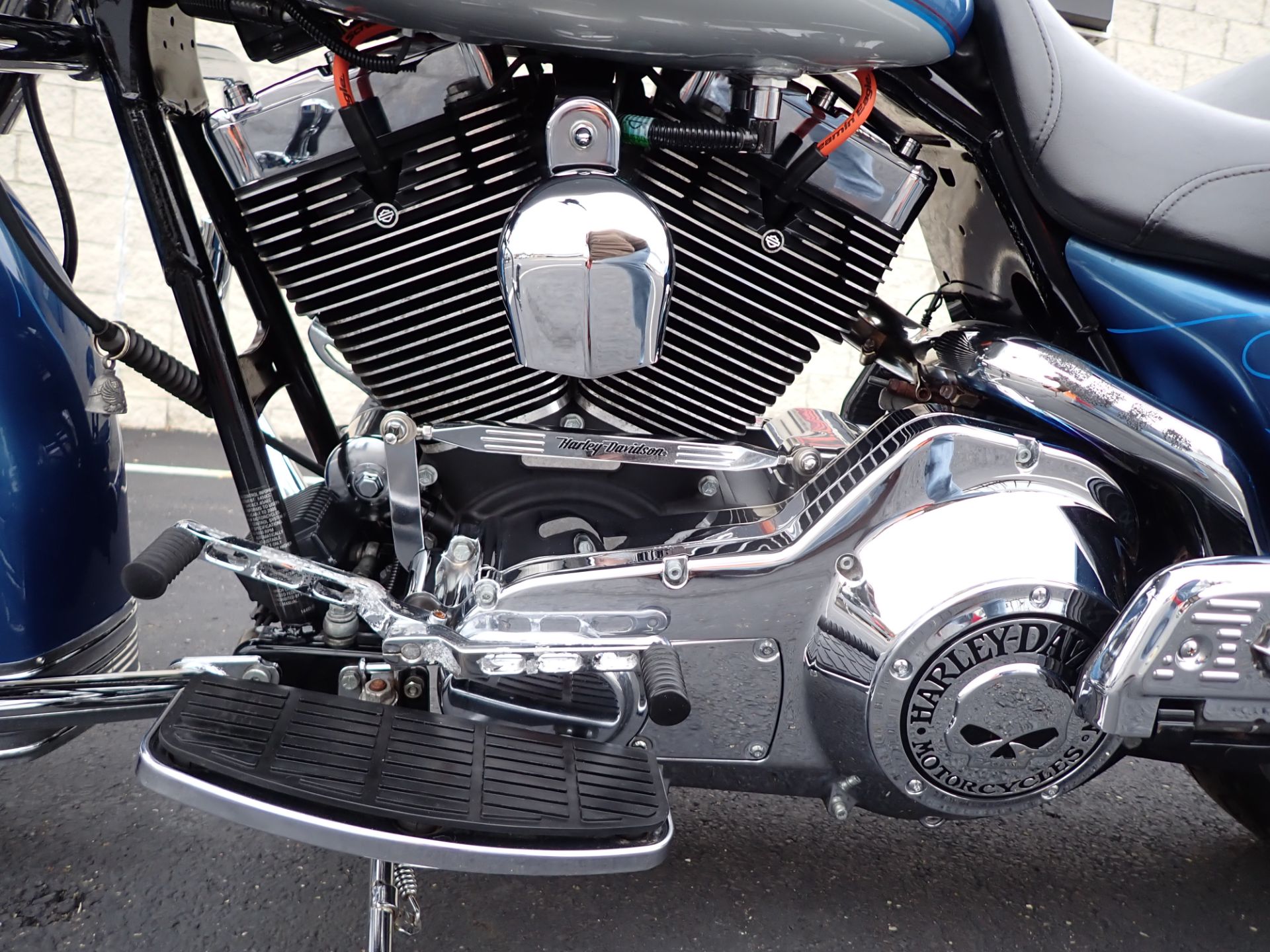 2005 Harley-Davidson FLHR/FLHRI Road King® in Massillon, Ohio - Photo 8