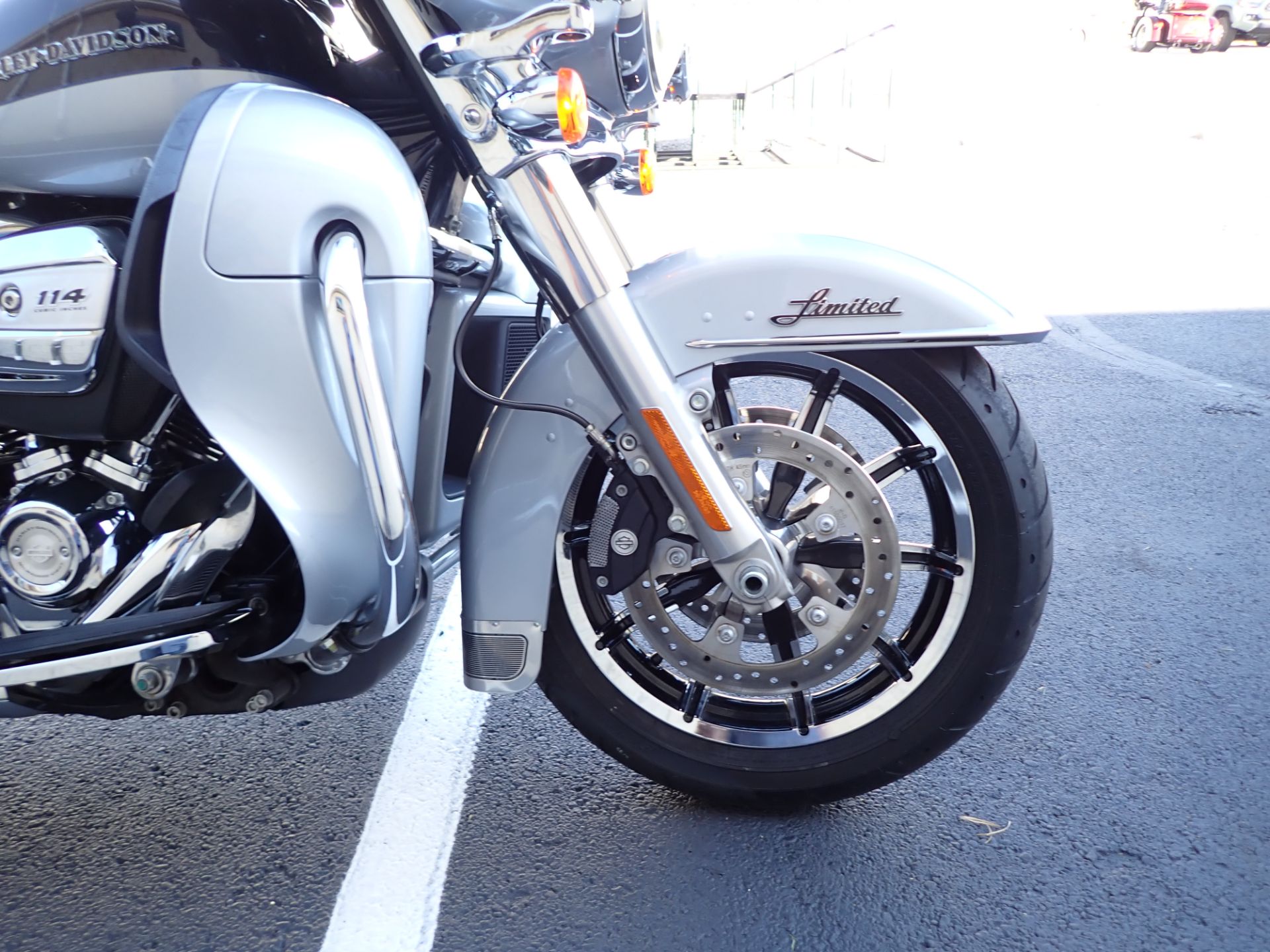2019 Harley-Davidson Ultra Limited in Massillon, Ohio - Photo 2
