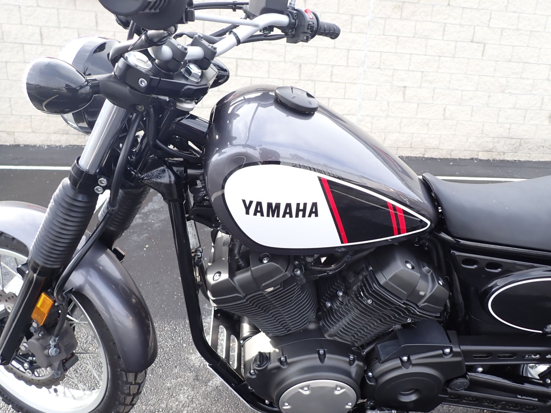 2017 Yamaha SCR950 in Massillon, Ohio - Photo 15