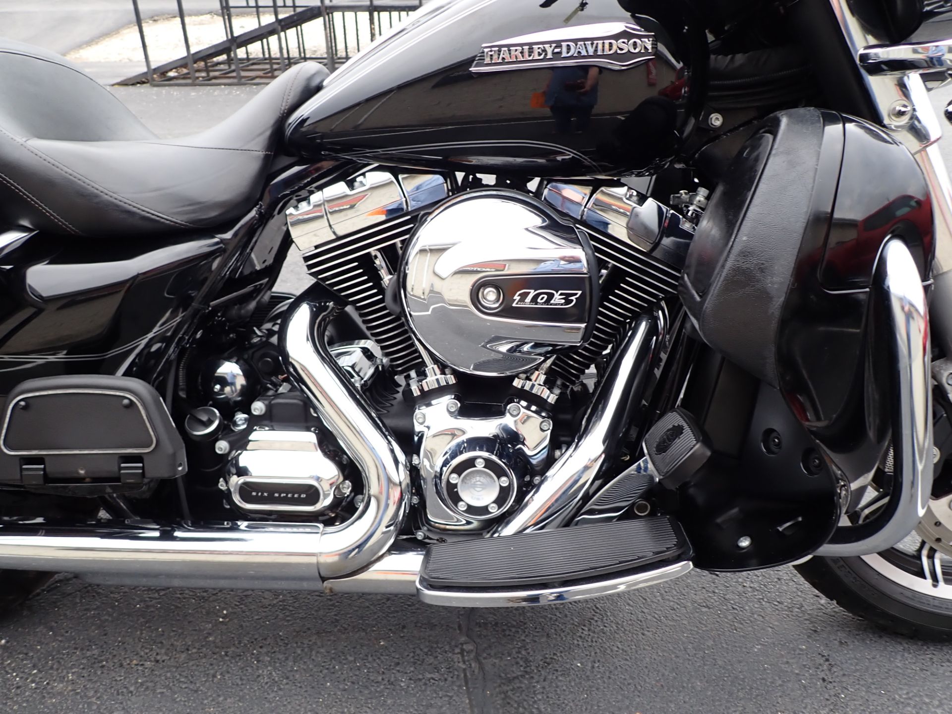 2014 Harley-Davidson Electra Glide® Ultra Classic® in Massillon, Ohio - Photo 6