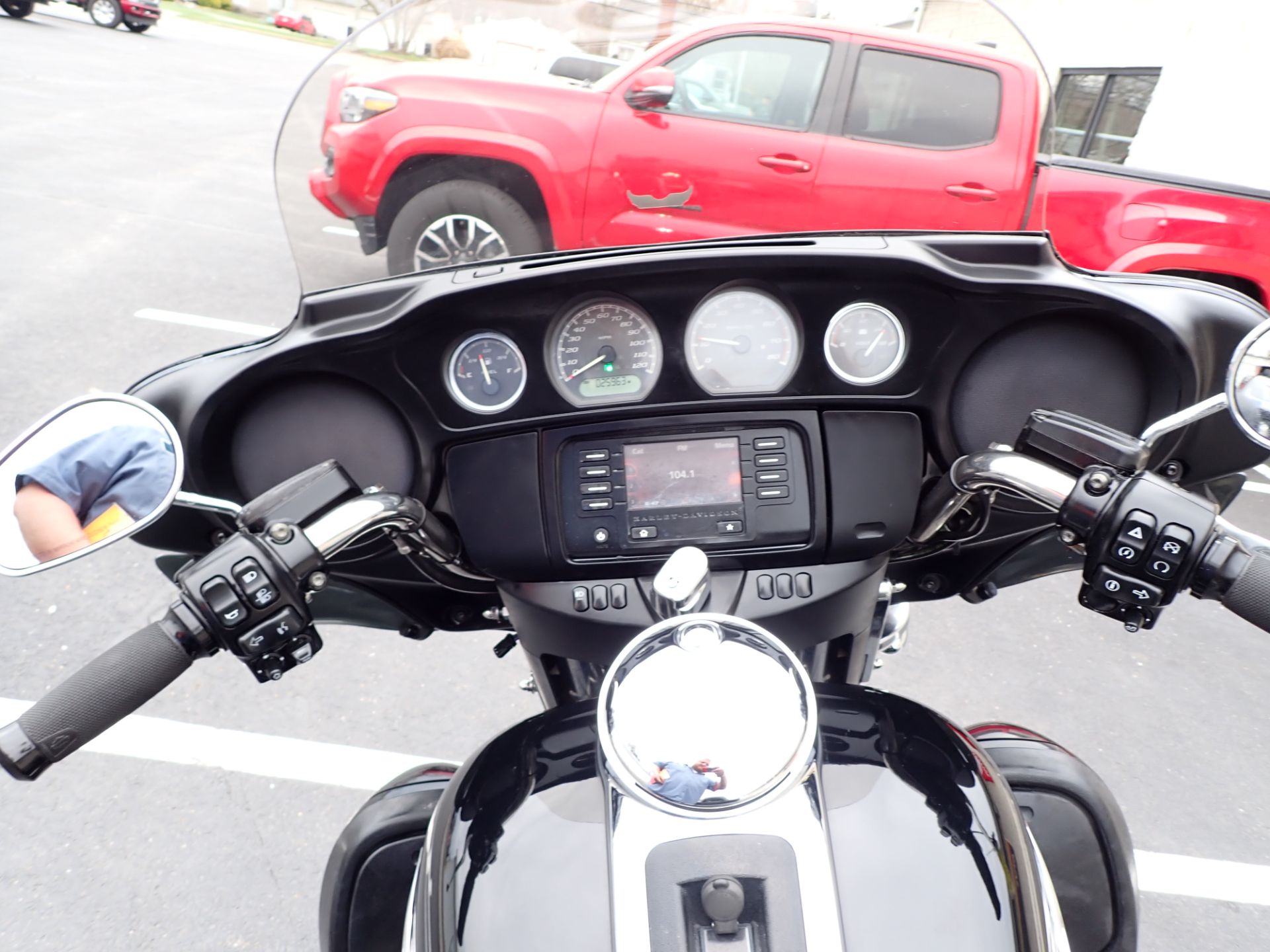 2014 Harley-Davidson Electra Glide® Ultra Classic® in Massillon, Ohio - Photo 13