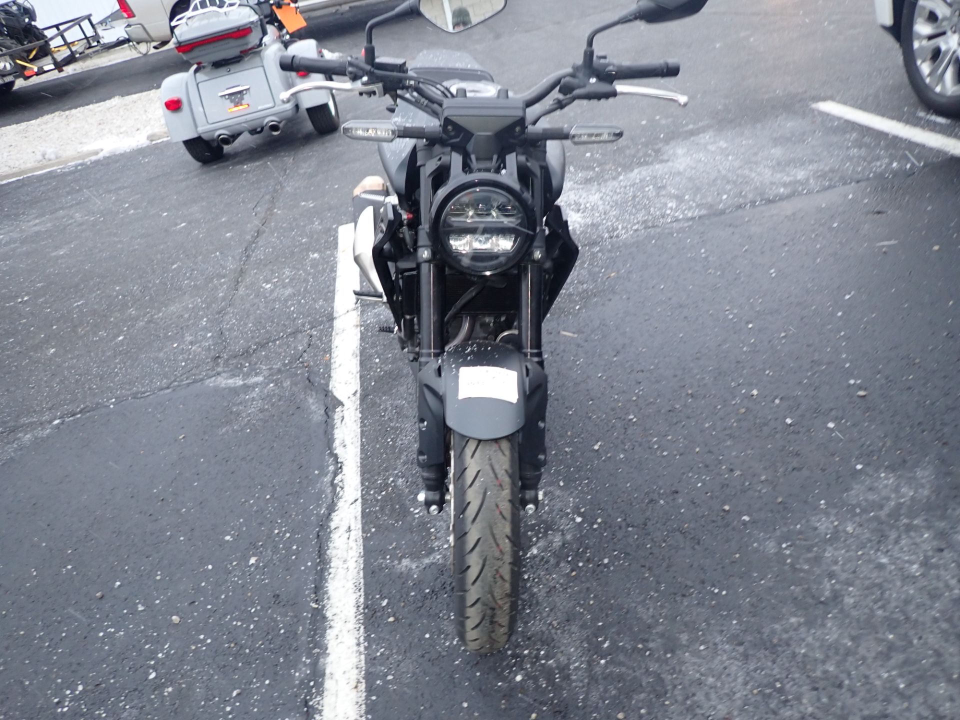 2023 Honda CB300R ABS in Massillon, Ohio - Photo 2