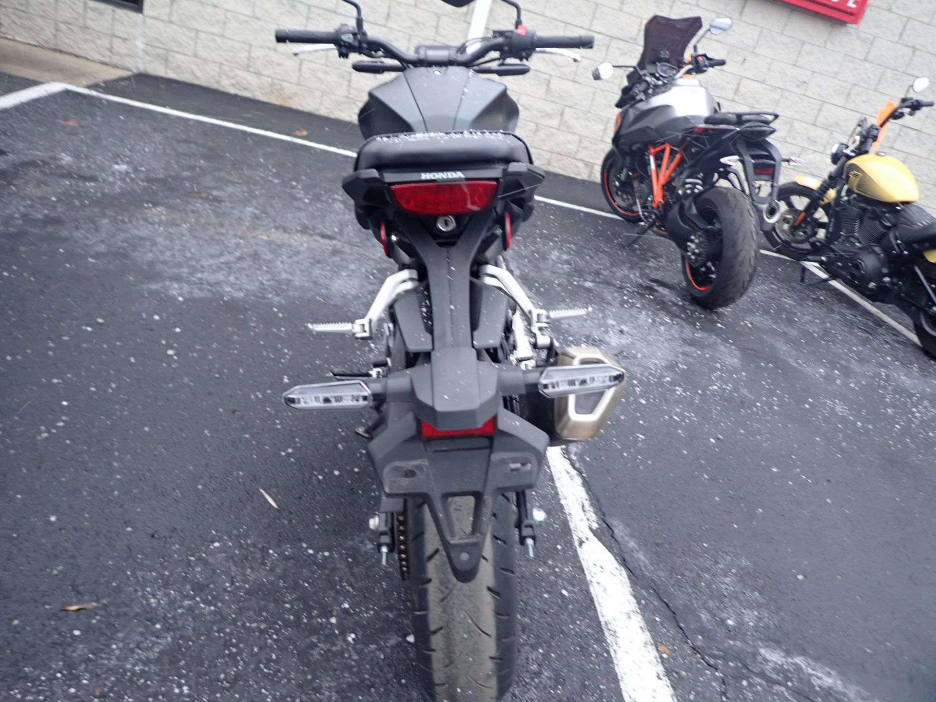 2023 Honda CB300R ABS in Massillon, Ohio - Photo 4