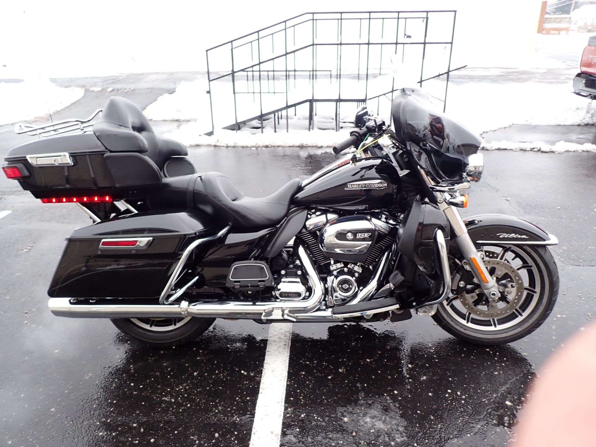 2018 Harley-Davidson Electra Glide® Ultra Classic® in Massillon, Ohio - Photo 1