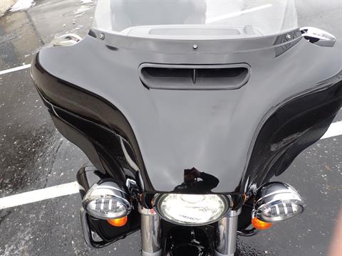 2018 Harley-Davidson Electra Glide® Ultra Classic® in Massillon, Ohio - Photo 10