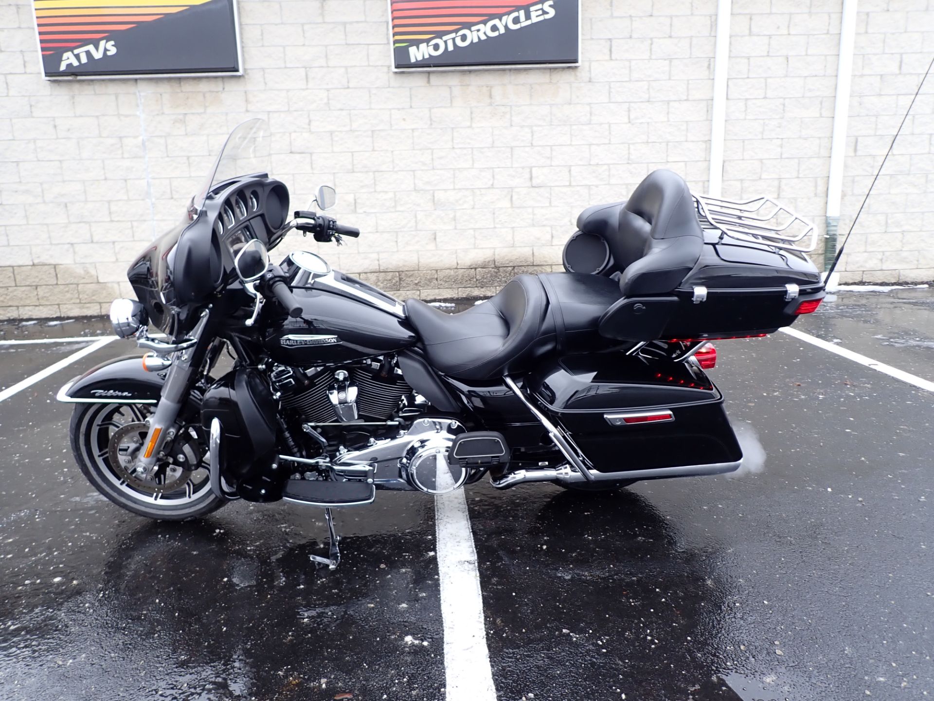 2018 Harley-Davidson Electra Glide® Ultra Classic® in Massillon, Ohio - Photo 16