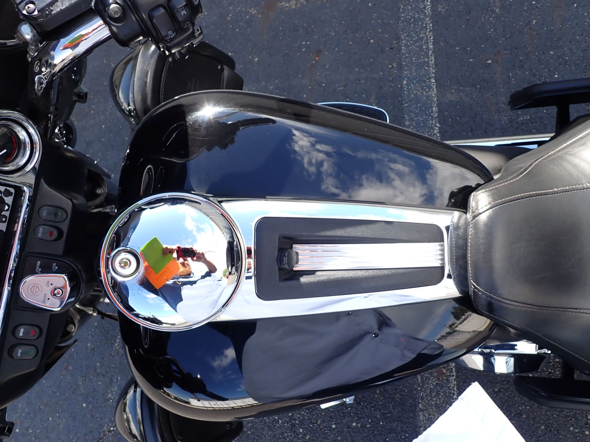 2012 Harley-Davidson Ultra Classic® Electra Glide® in Massillon, Ohio - Photo 11