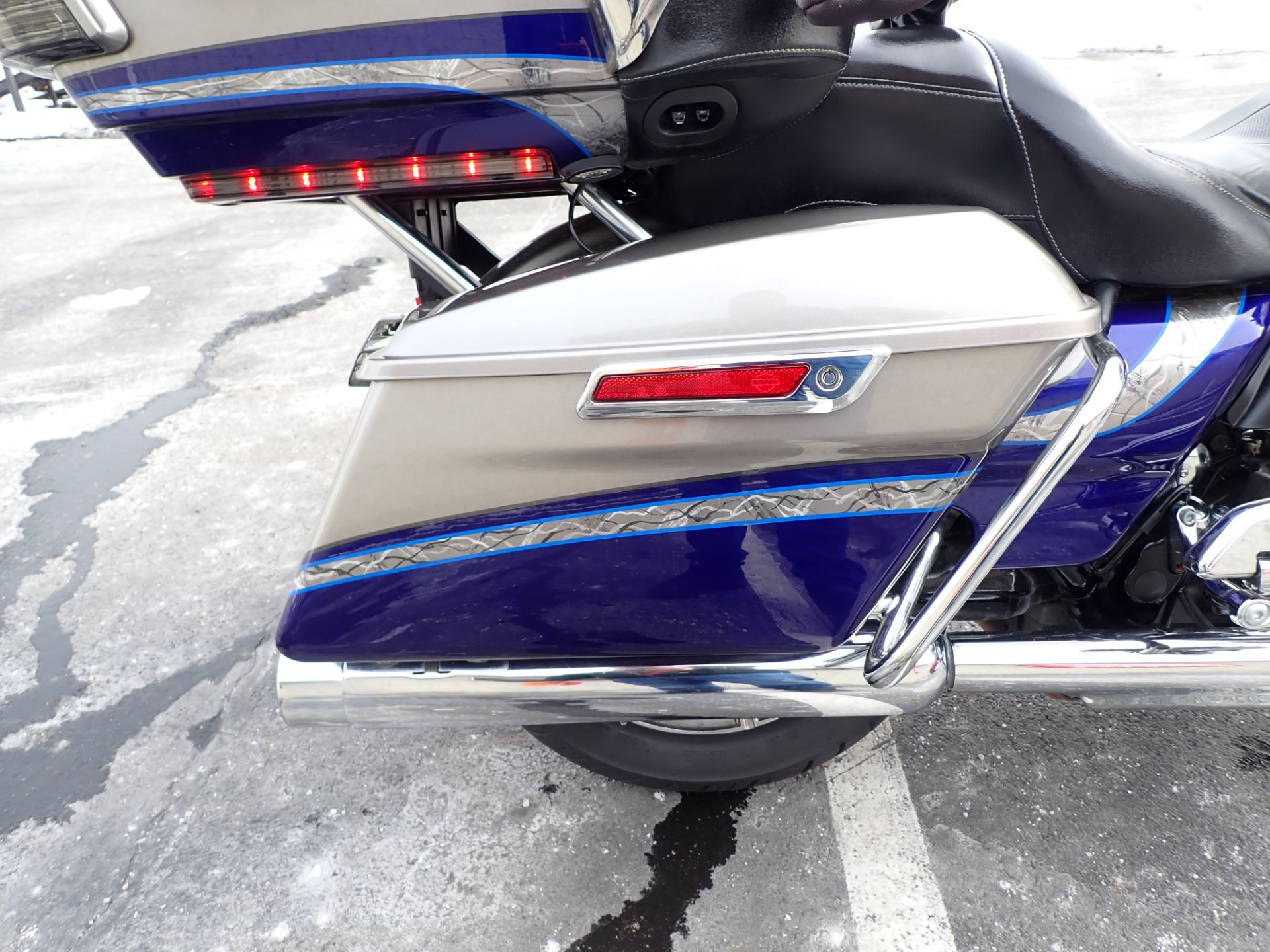 2016 Harley-Davidson CVO™ Limited in Massillon, Ohio - Photo 8