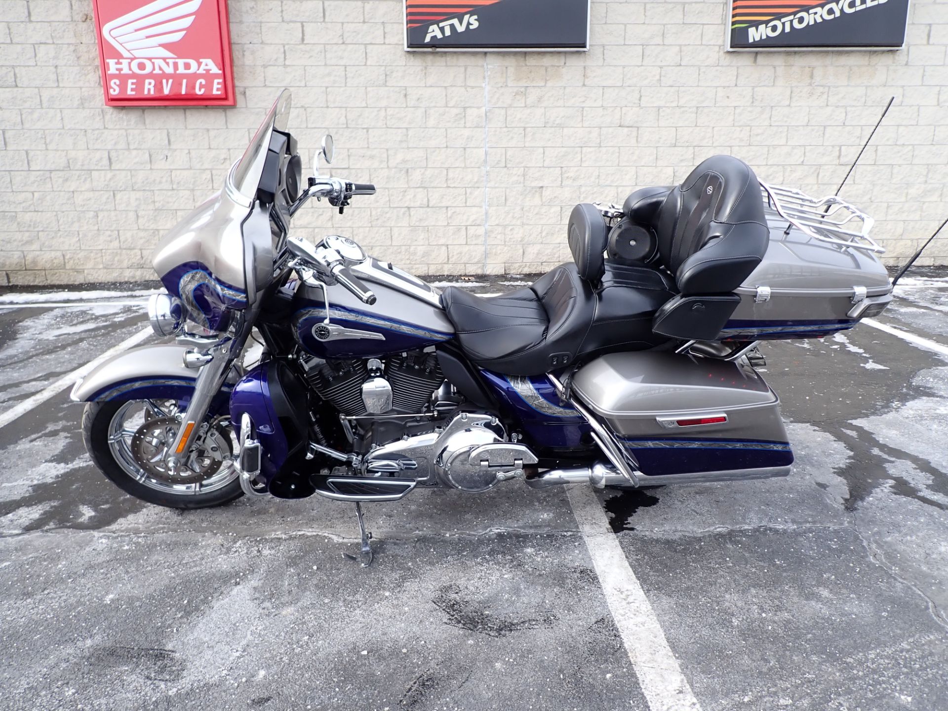 2016 Harley-Davidson CVO™ Limited in Massillon, Ohio - Photo 16
