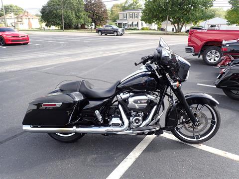 2017 Harley-Davidson Street Glide® Special in Massillon, Ohio