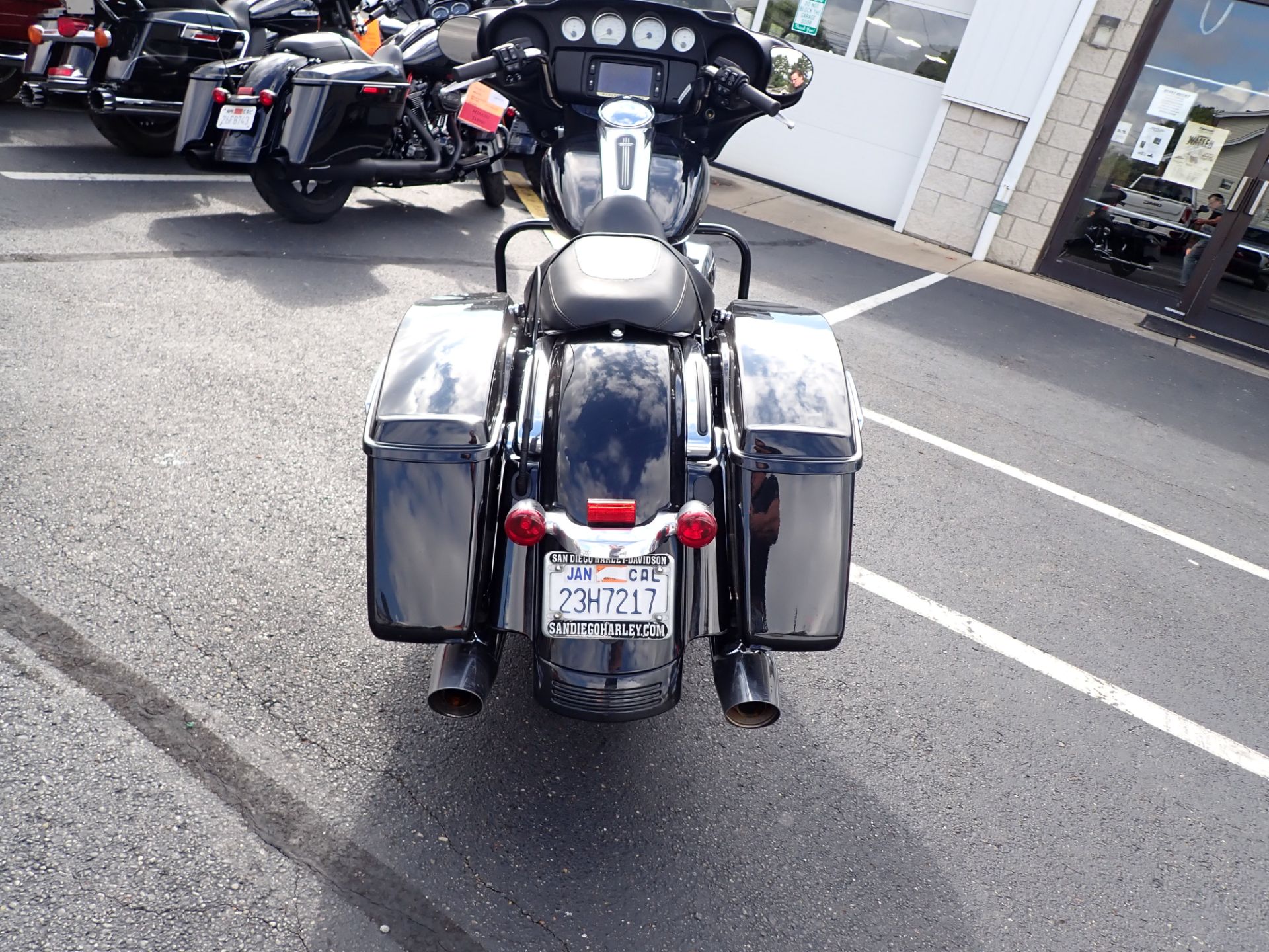 2017 Harley-Davidson Street Glide® Special in Massillon, Ohio - Photo 2
