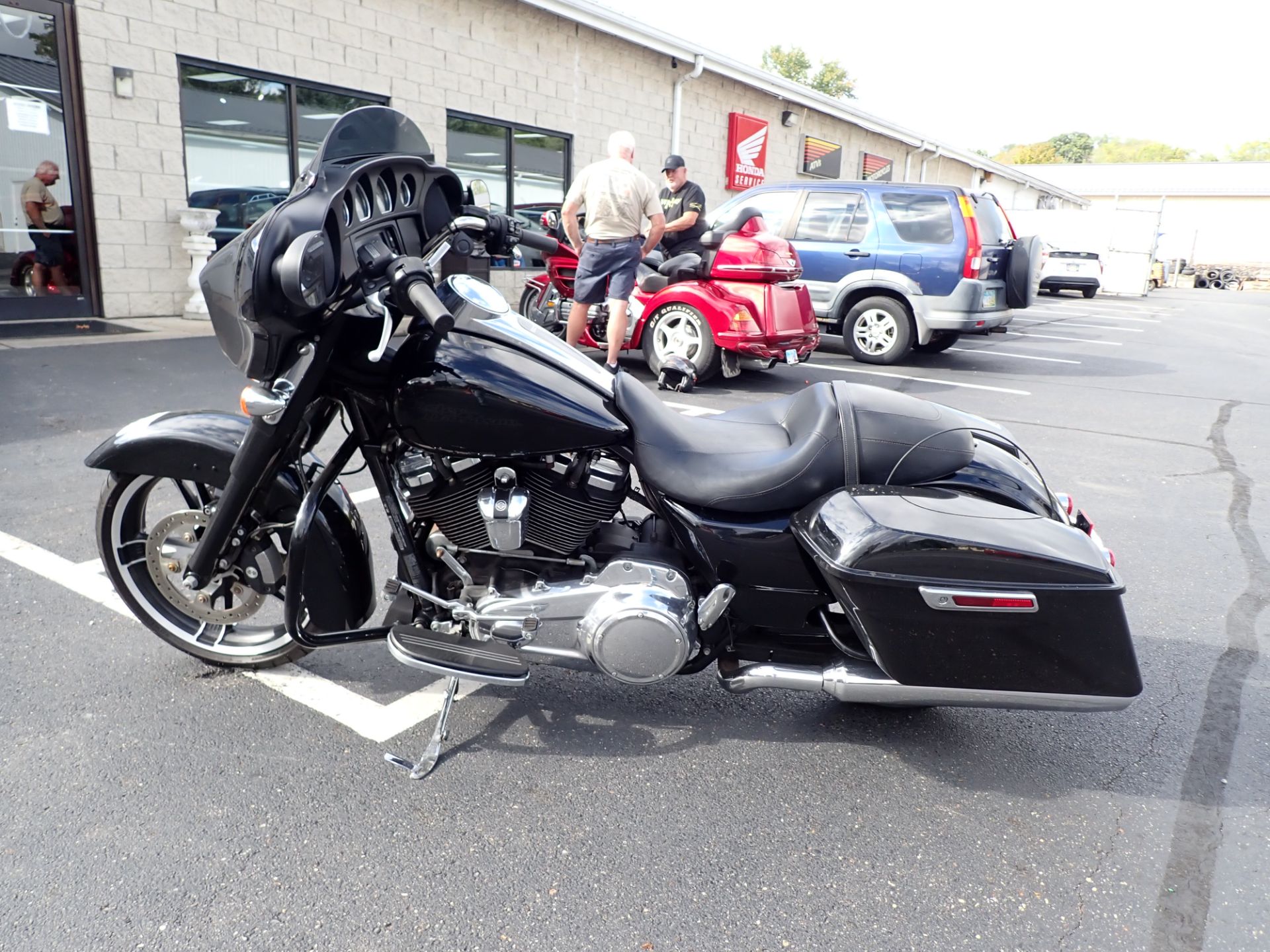2017 Harley-Davidson Street Glide® Special in Massillon, Ohio - Photo 3
