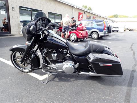 2017 Harley-Davidson Street Glide® Special in Massillon, Ohio - Photo 3