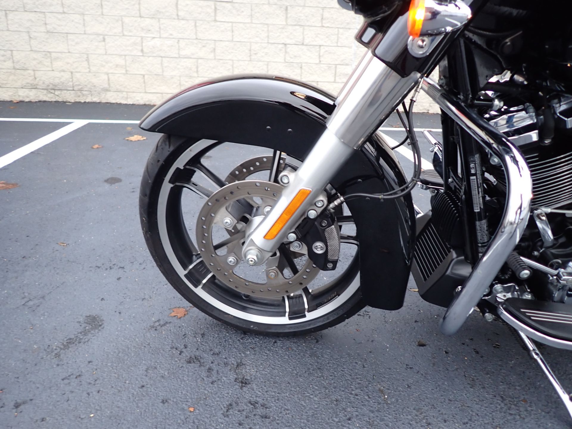 2017 Harley-Davidson Street Glide® Special in Massillon, Ohio - Photo 14