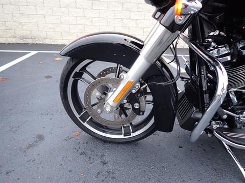 2017 Harley-Davidson Street Glide® Special in Massillon, Ohio - Photo 14