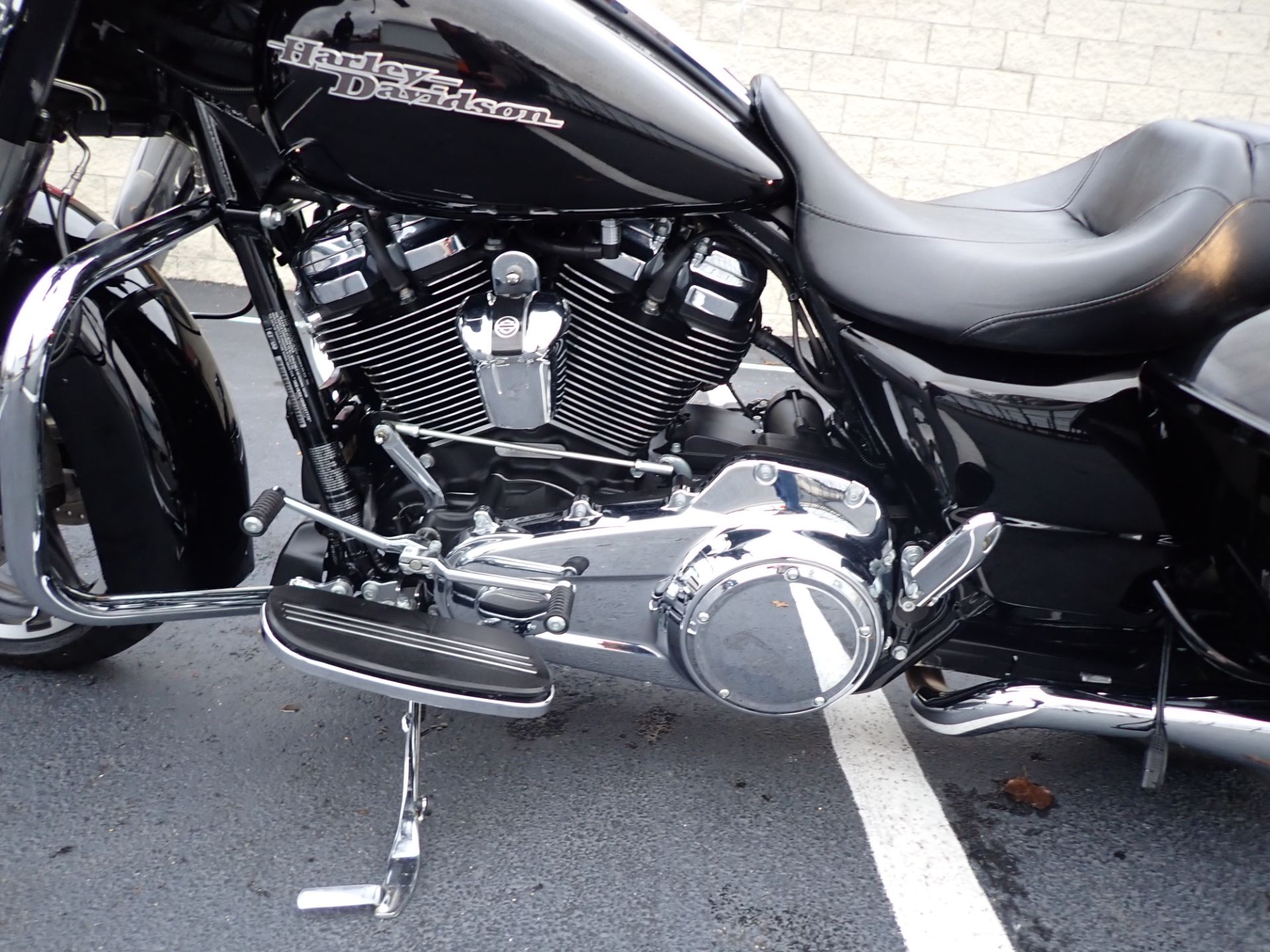 2017 Harley-Davidson Street Glide® Special in Massillon, Ohio - Photo 16