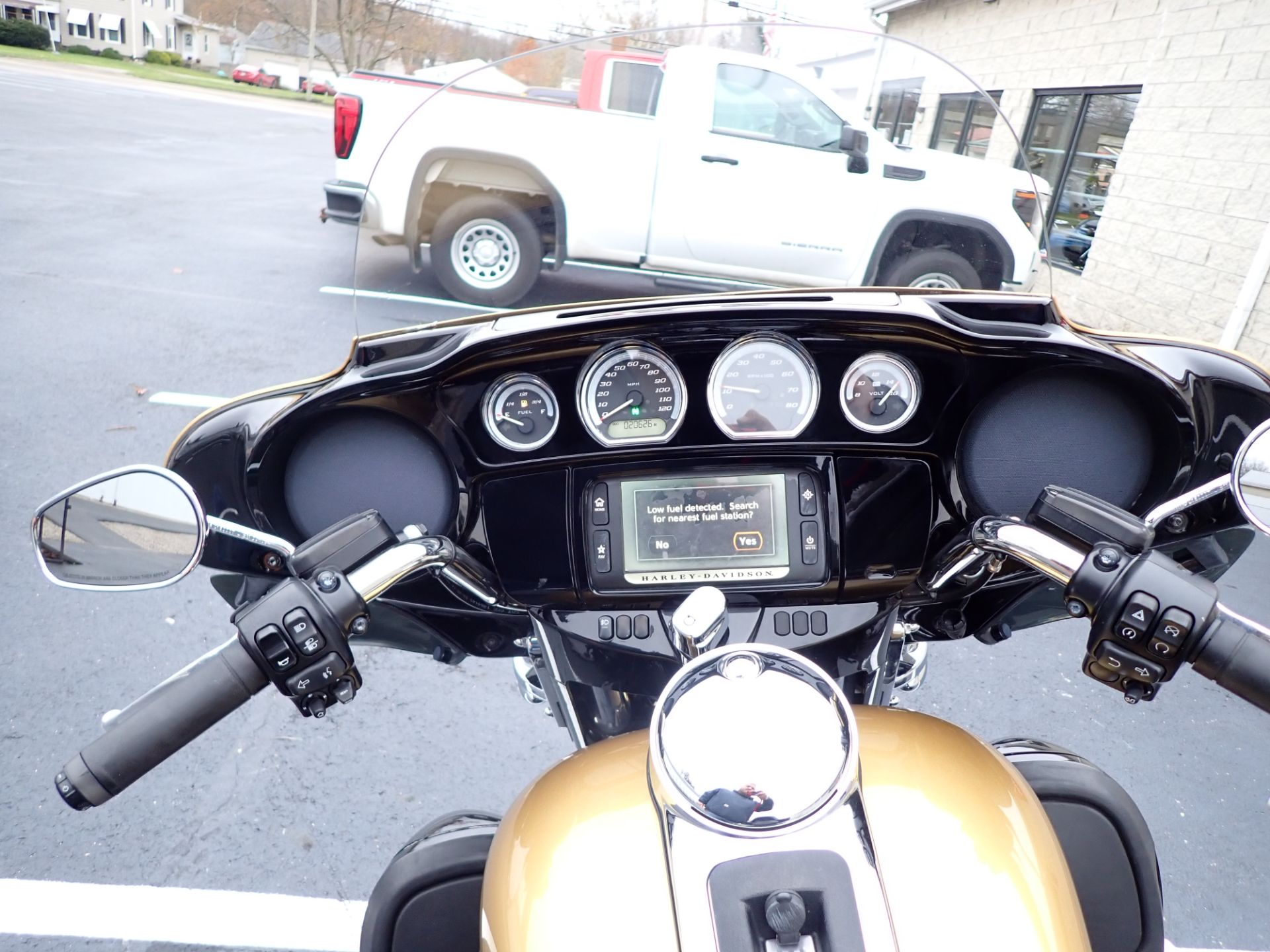 2017 Harley-Davidson Ultra Limited in Massillon, Ohio - Photo 10