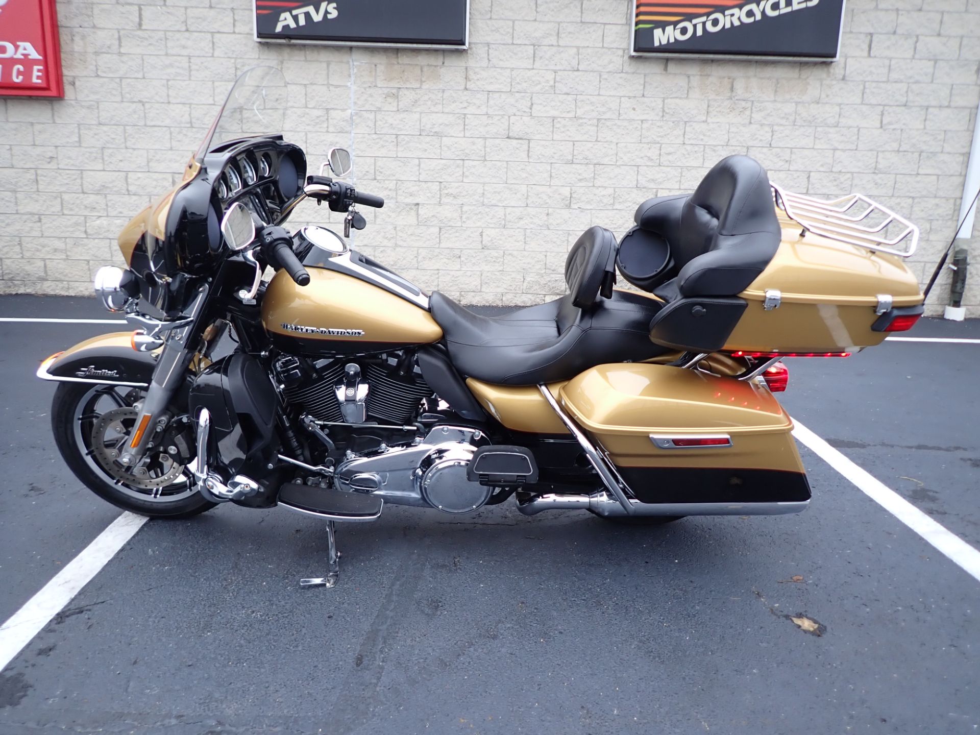 2017 Harley-Davidson Ultra Limited in Massillon, Ohio - Photo 13