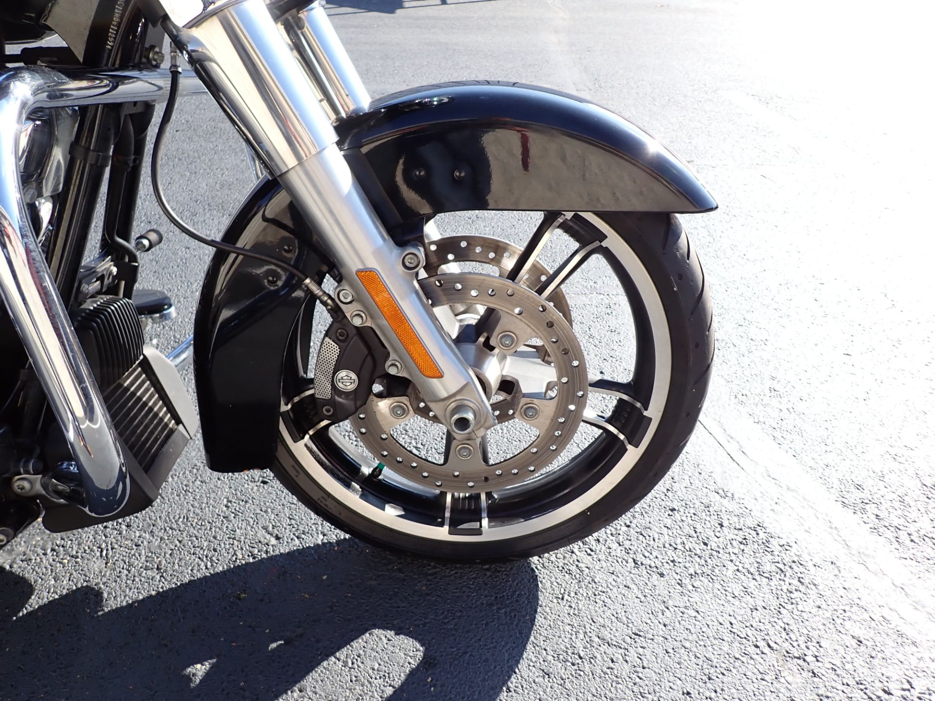 2017 Harley-Davidson Street Glide® in Massillon, Ohio - Photo 2