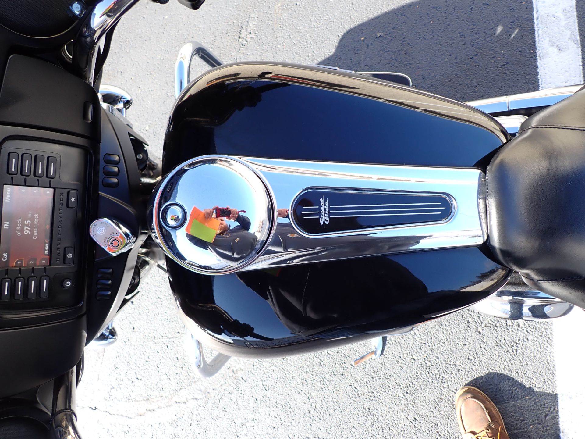 2017 Harley-Davidson Street Glide® in Massillon, Ohio - Photo 11