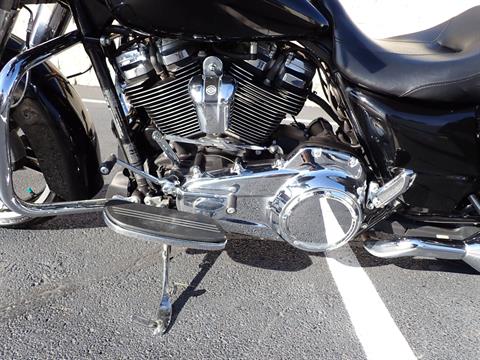 2017 Harley-Davidson Street Glide® in Massillon, Ohio - Photo 16