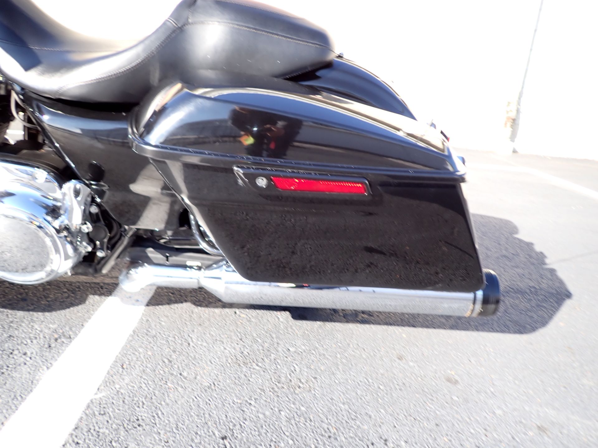 2017 Harley-Davidson Street Glide® in Massillon, Ohio - Photo 17