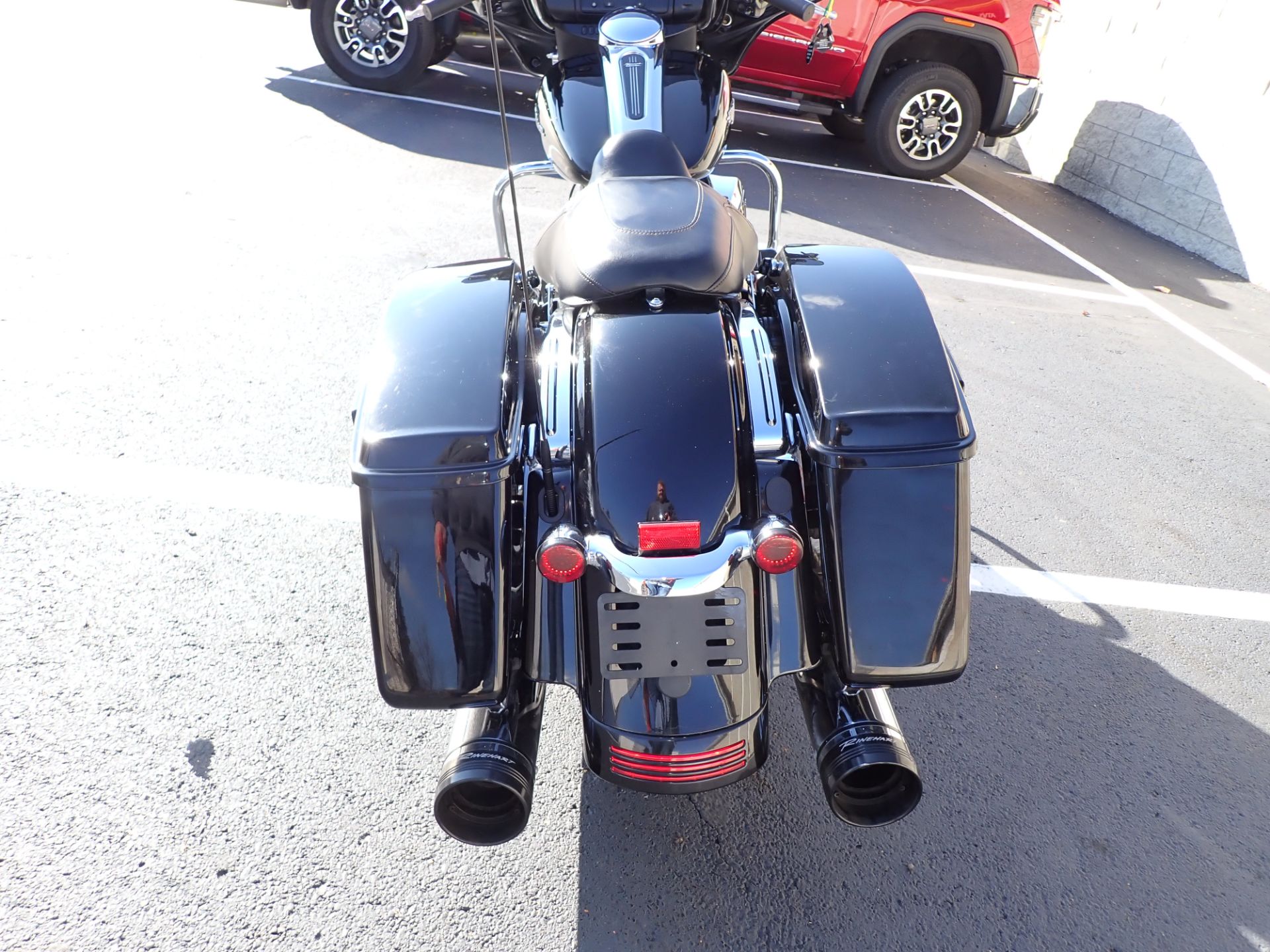 2017 Harley-Davidson Street Glide® in Massillon, Ohio - Photo 19