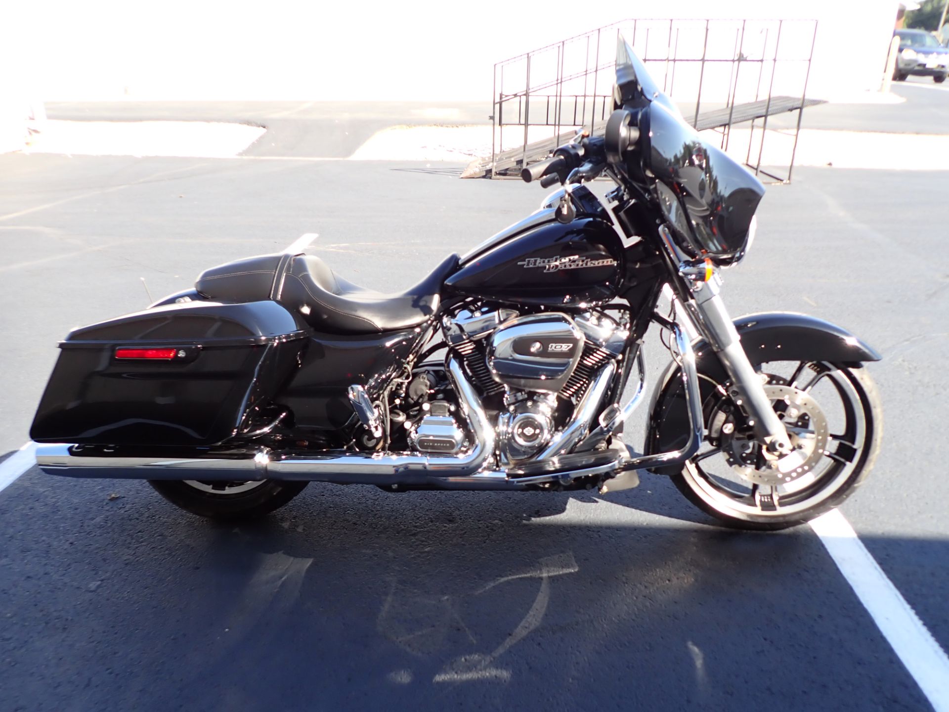 2018 Harley-Davidson Street Glide® in Massillon, Ohio - Photo 1