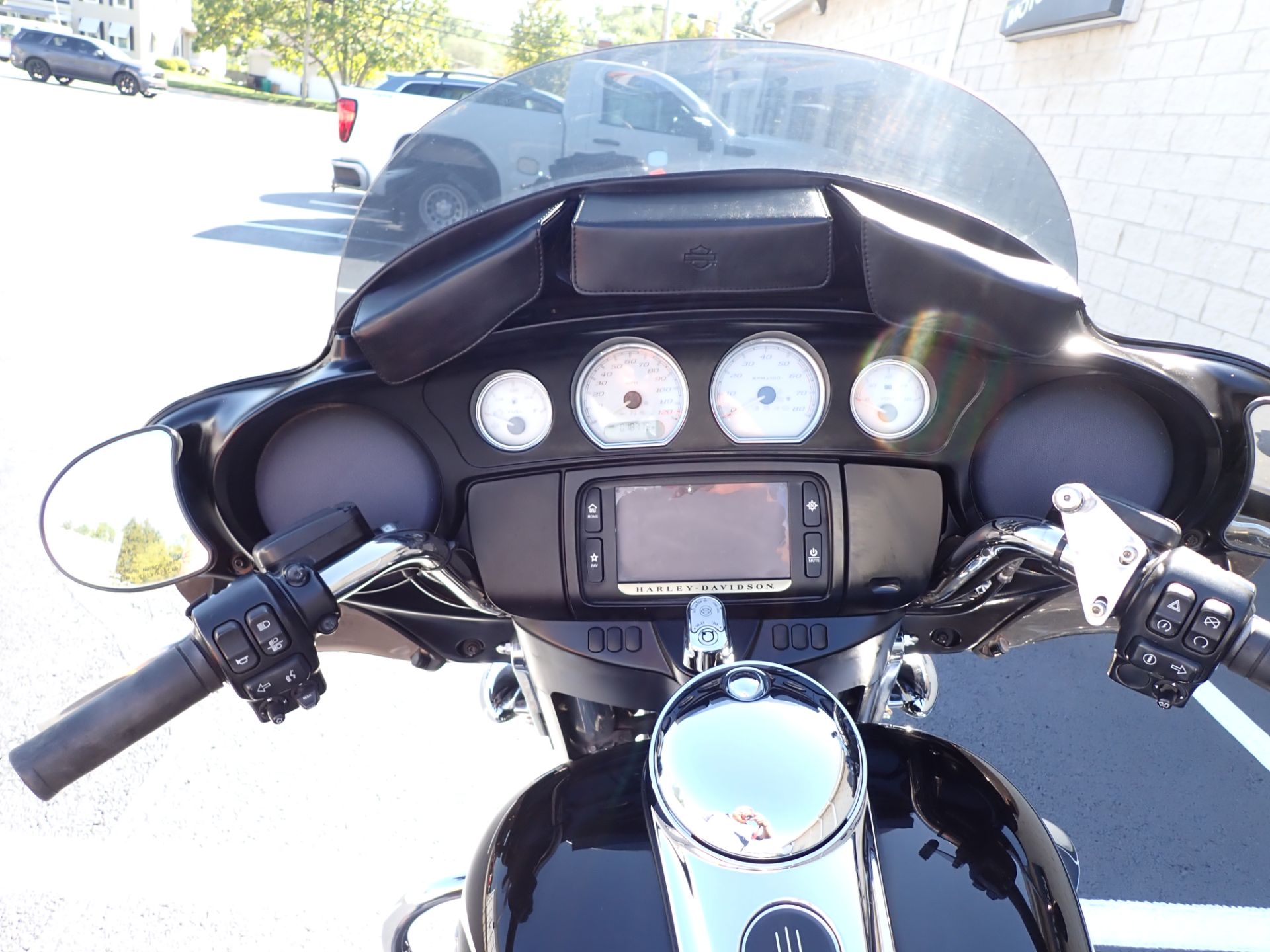 2018 Harley-Davidson Street Glide® in Massillon, Ohio - Photo 10