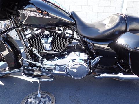 2018 Harley-Davidson Street Glide® in Massillon, Ohio - Photo 16