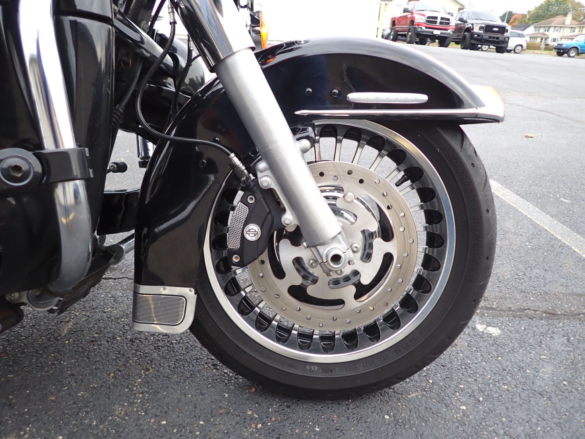 2013 Harley-Davidson Electra Glide® Ultra Limited in Massillon, Ohio - Photo 2