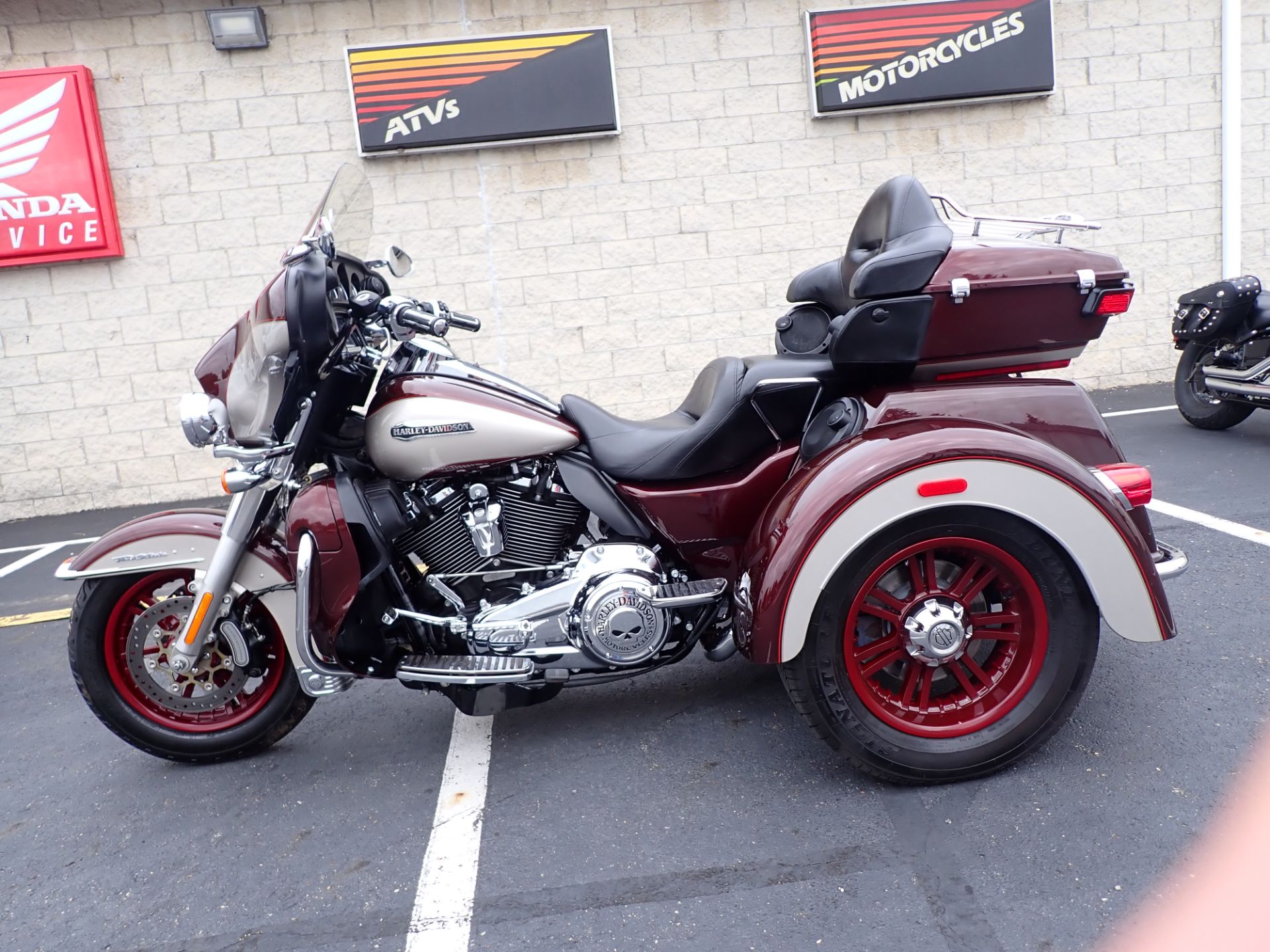 2018 Harley-Davidson Tri Glide® Ultra in Massillon, Ohio - Photo 7