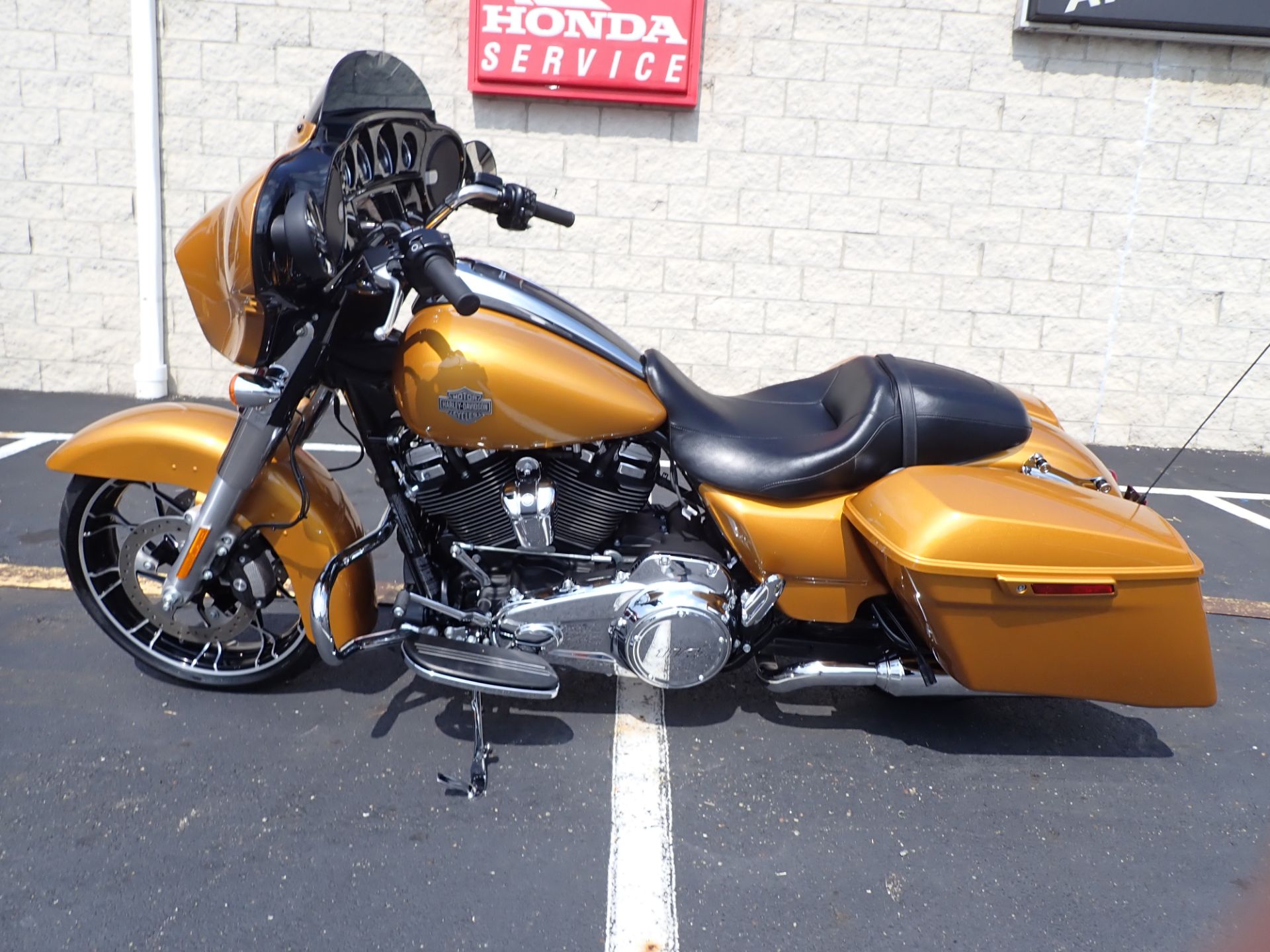 2023 Harley-Davidson Street Glide® Special in Massillon, Ohio - Photo 8