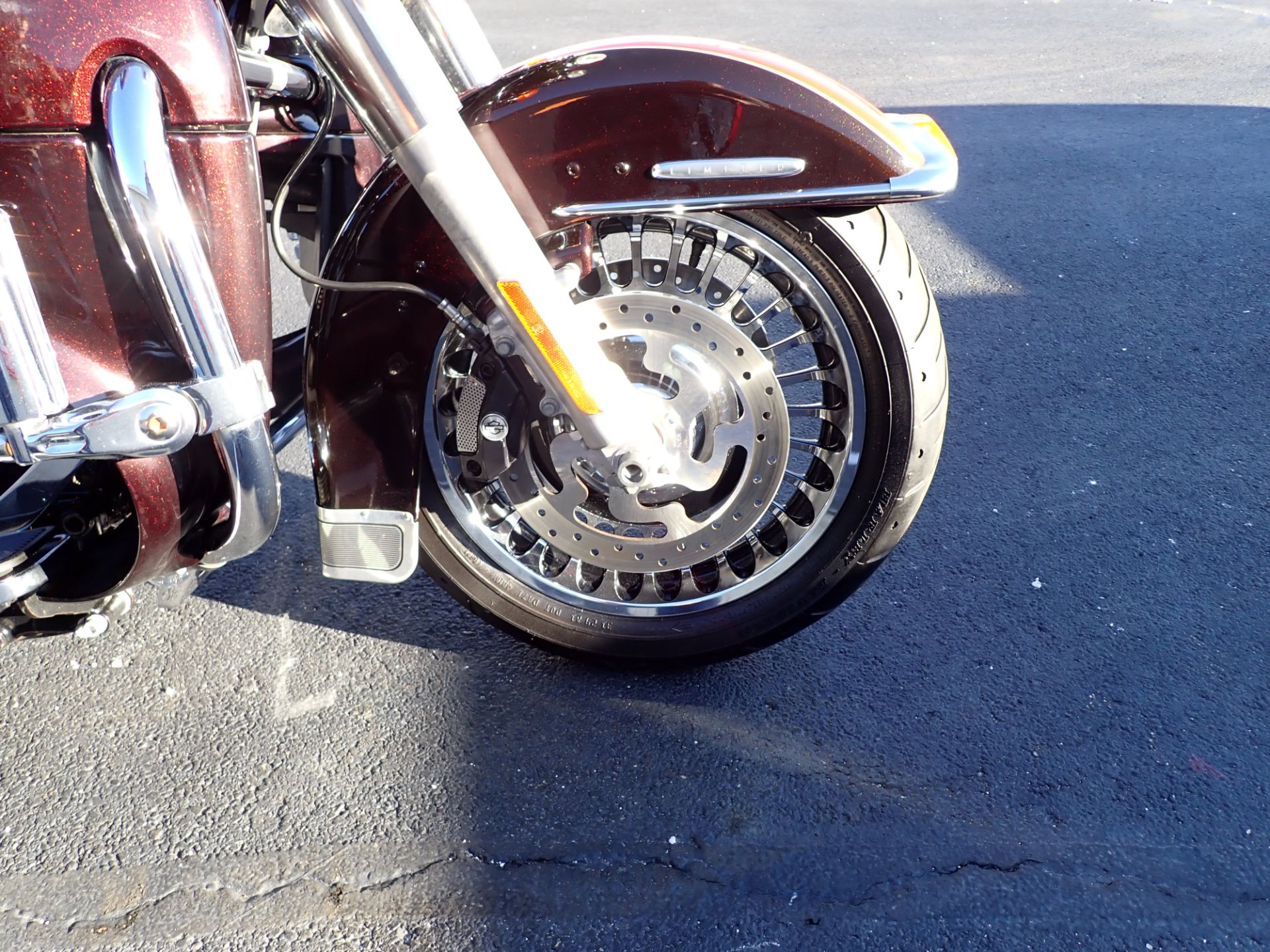2011 Harley-Davidson Electra Glide® Ultra Limited in Massillon, Ohio - Photo 2