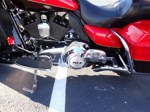 2011 Harley-Davidson Electra Glide® Ultra Limited in Massillon, Ohio - Photo 16