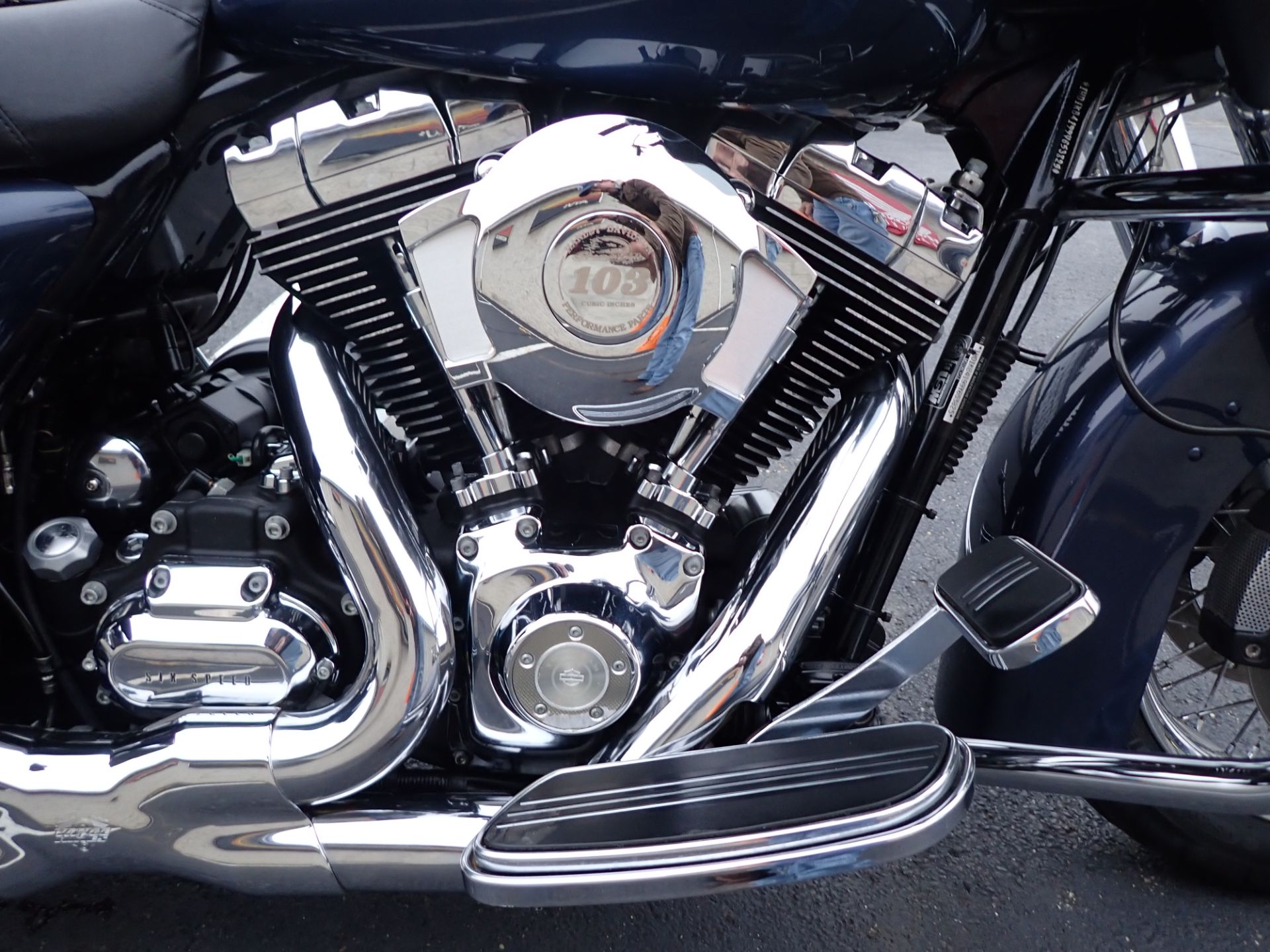 2009 Harley-Davidson Street Glide® in Massillon, Ohio - Photo 5