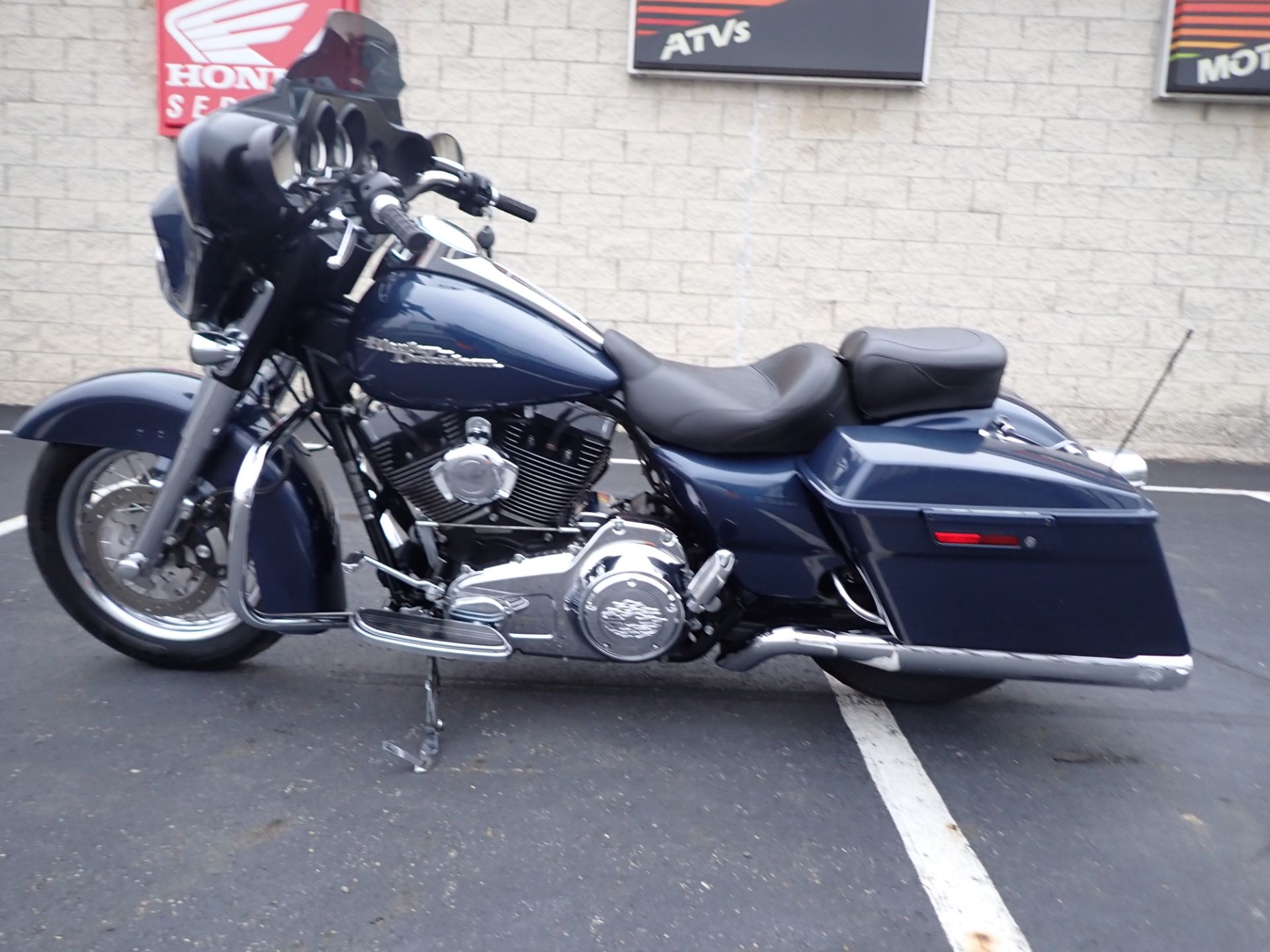 2009 Harley-Davidson Street Glide® in Massillon, Ohio - Photo 7