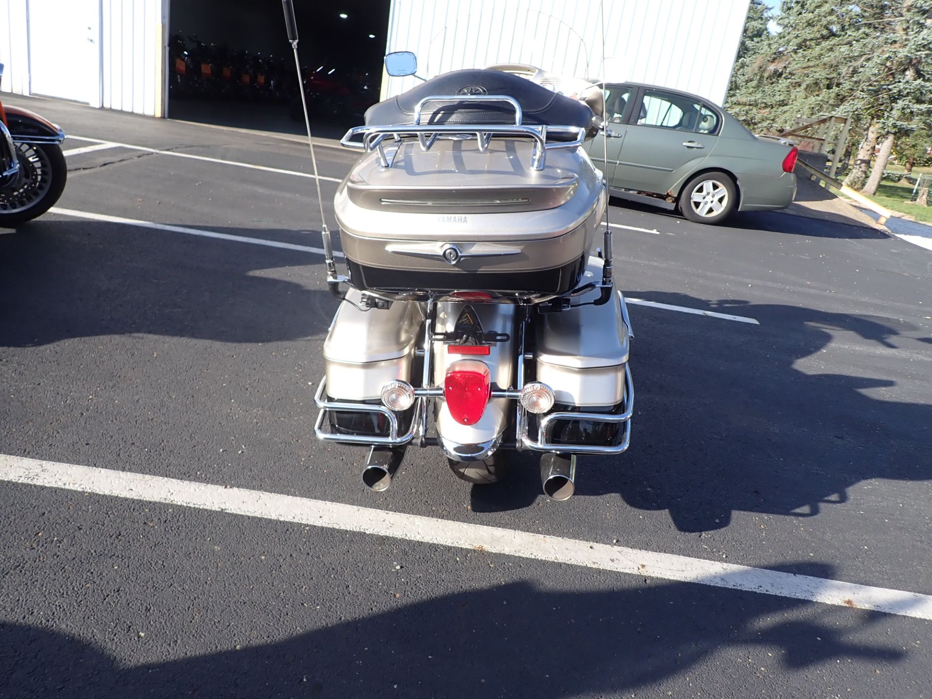 2009 Yamaha Royal Star Venture S in Massillon, Ohio - Photo 2